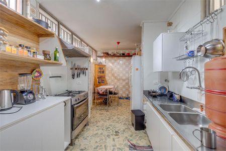 Casa de Condomínio à venda com 3 quartos, 210m² em Vila Elvira, São Paulo