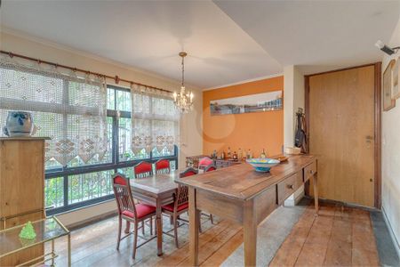 Casa de Condomínio à venda com 3 quartos, 210m² em Vila Elvira, São Paulo