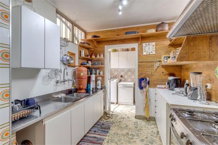 Casa de Condomínio à venda com 3 quartos, 210m² em Vila Elvira, São Paulo