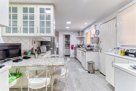 Casa à venda com 4 quartos, 602m² em Santo Amaro, São Paulo