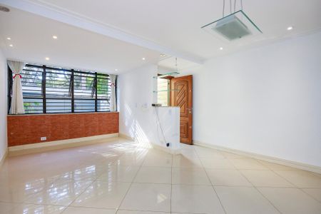 Sala de casa à venda com 3 quartos, 110m² em Campo Belo, São Paulo