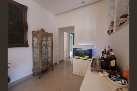 Casa à venda com 3 quartos, 420m² em Serra Grande, Niterói