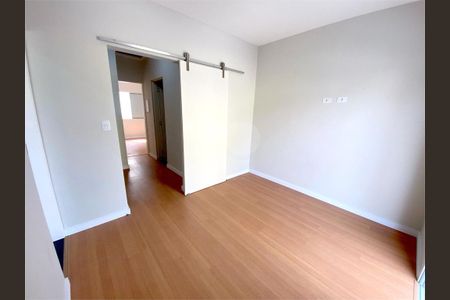 Casa à venda com 3 quartos, 135m² em Centro, Osasco