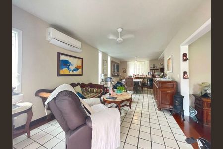 Casa à venda com 5 quartos, 379m² em Itacoatiara, Niterói