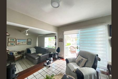 Casa à venda com 5 quartos, 379m² em Itacoatiara, Niterói