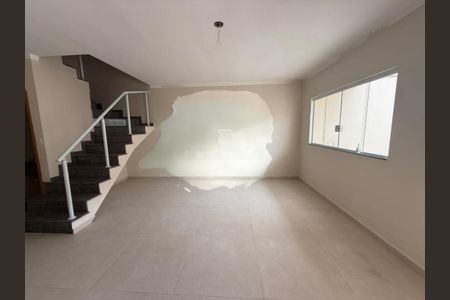 Casa à venda com 110m², 3 quartos e 2 vagas