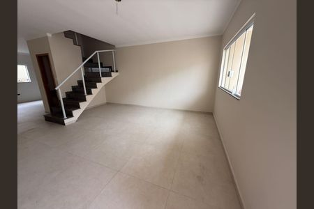 Casa à venda com 110m², 3 quartos e 2 vagas