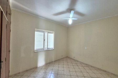 Casa à venda com 180m², 4 quartos e 4 vagasQuarto 3 - Suíte