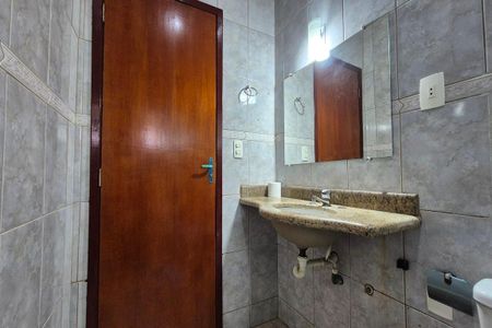 Casa à venda com 180m², 4 quartos e 4 vagasBanheiro