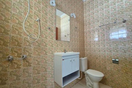 Casa à venda com 180m², 4 quartos e 4 vagasBanheiro da Suíte