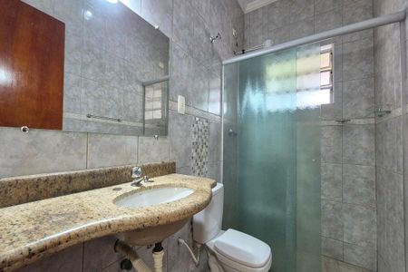 Casa à venda com 180m², 4 quartos e 4 vagasBanheiro 