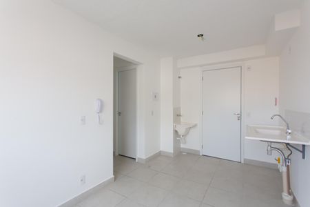 Sala de apartamento para alugar com 2 quartos, 32m² em Vila Carmosina, São Paulo