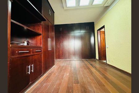 Casa à venda com 4 quartos, 360m² em Residencial Nove (Alphaville), Santana de Parnaíba