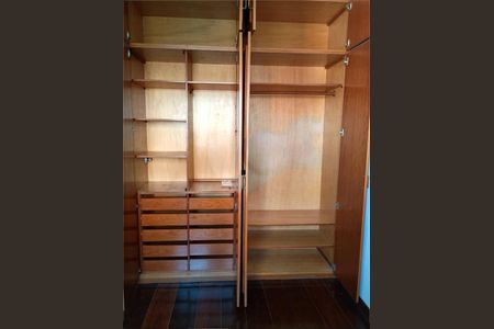 Apartamento à venda com 180m², 4 quartos e 4 vagas