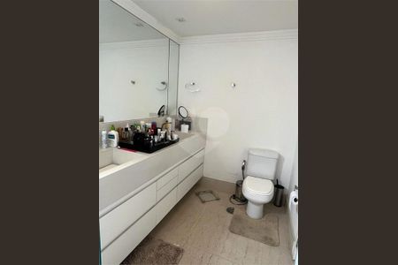 Apartamento à venda com 210m², 4 quartos e 3 vagas