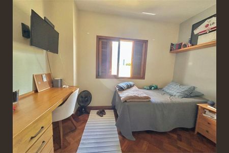 Casa à venda com 3 quartos, 380m² em Jardim Hipico, São Paulo