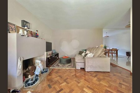 Casa à venda com 3 quartos, 380m² em Jardim Hipico, São Paulo