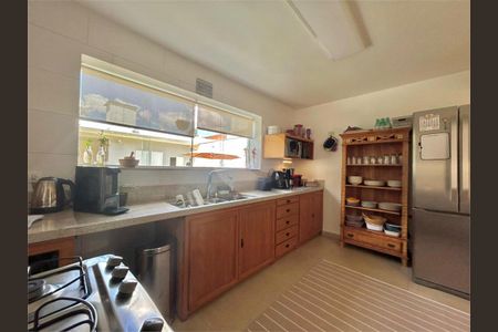 Casa à venda com 3 quartos, 380m² em Jardim Hipico, São Paulo