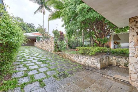 Casa à venda com 312m², 3 quartos e 5 vagas