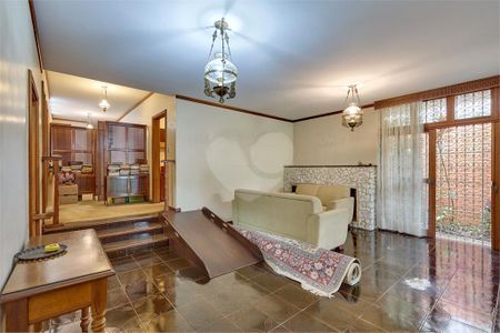 Casa à venda com 3 quartos, 312m² em Chácara Monte Alegre, São Paulo