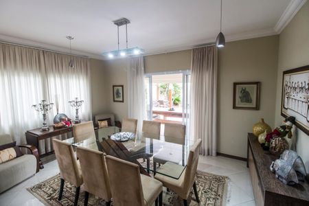 Casa de condomínio à venda com 294m², 4 quartos e 4 vagasSala 