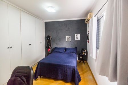 Casa de condomínio à venda com 294m², 4 quartos e 4 vagasSuíte 2