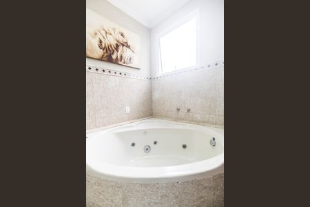 Casa de condomínio à venda com 294m², 4 quartos e 4 vagasBanheiro da Suíte