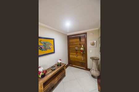 Casa de condomínio à venda com 294m², 4 quartos e 4 vagasEntrada