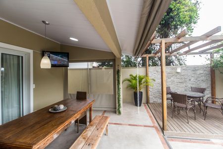 Casa de condomínio à venda com 294m², 4 quartos e 4 vagasVaranda gourmet