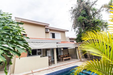 Casa de condomínio à venda com 294m², 4 quartos e 4 vagasFachada
