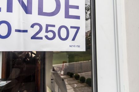 Casa de condomínio à venda com 294m², 4 quartos e 4 vagasVista da Rua