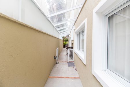 Casa de condomínio à venda com 294m², 4 quartos e 4 vagasCorredor