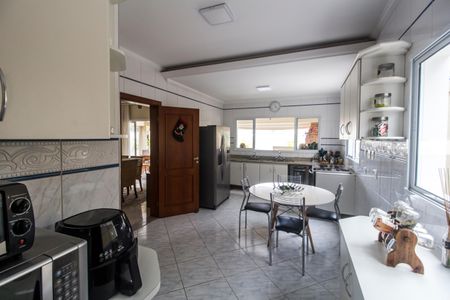 Casa de condomínio à venda com 294m², 4 quartos e 4 vagasCozinha