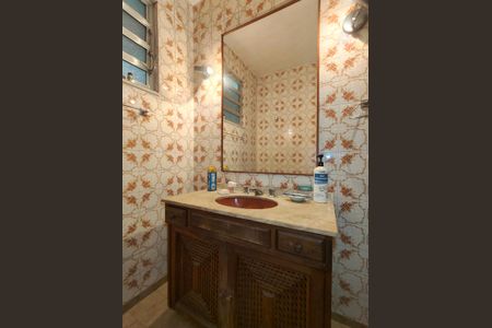 Apartamento para alugar com 122m², 3 quartos e sem vaga Apartamento para alugar com 122m², 3 quartos e sem vagaBanheiro Corredor