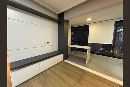 Sala de apartamento para alugar com 3 quartos, 81m² em Alphaville Empresarial, Barueri