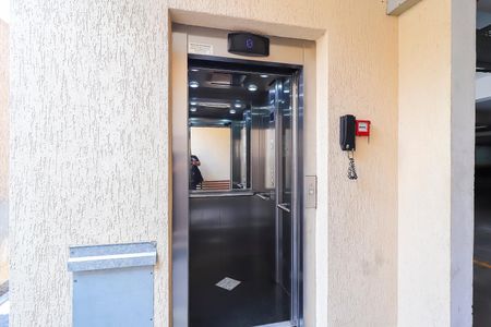 Apartamento à venda com 42m², 2 quartos e 1 vagaElevador