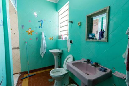 Casa à venda com 500m², 2 quartos e 4 vagasBanheiro