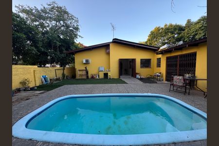 Casa à venda com 180m², 3 quartos e 2 vagas