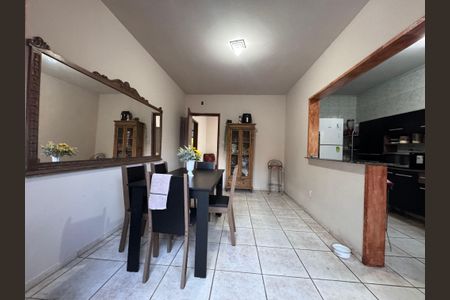 Casa à venda com 180m², 3 quartos e 2 vagas