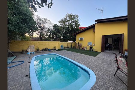 Casa à venda com 180m², 3 quartos e 2 vagas