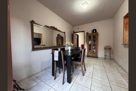 Casa à venda com 180m², 3 quartos e 2 vagas