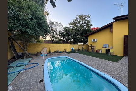 Casa à venda com 180m², 3 quartos e 2 vagas