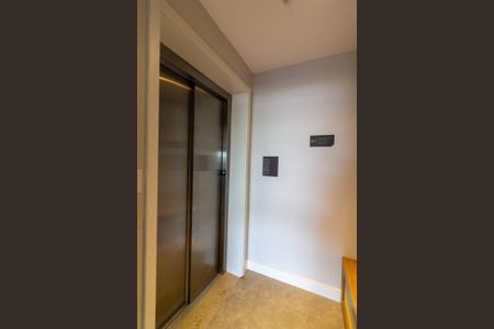 Apartamento à venda com 125m², 3 quartos e 2 vagas Apartamento à venda com 125m², 3 quartos e 2 vagasHall social