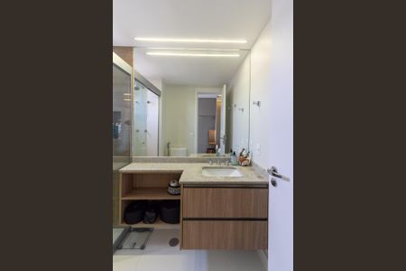 Apartamento à venda com 125m², 3 quartos e 2 vagas Apartamento à venda com 125m², 3 quartos e 2 vagasBanheiro Suíte 1