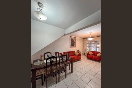 Casa para alugar com 92m², 3 quartos e 1 vaga Casa para alugar com 92m², 3 quartos e 1 vagaSala de Jantar