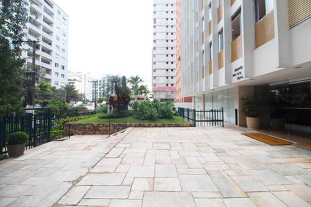 Apartamento para alugar com 156m², 3 quartos e 2 vagas