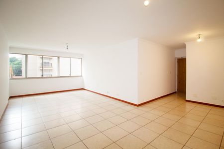 Apartamento para alugar com 3 quartos, 156m² em Cerqueira César, São Paulo