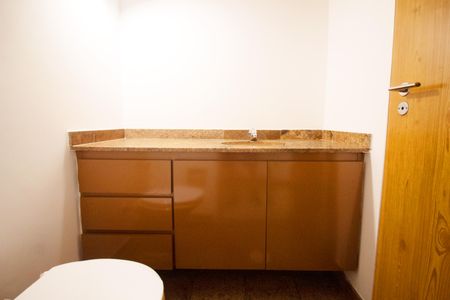 Apartamento para alugar com 156m², 3 quartos e 2 vagas