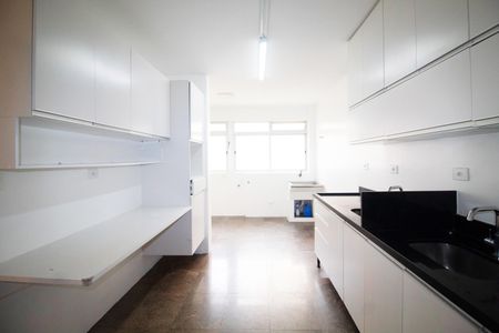Apartamento para alugar com 156m², 3 quartos e 2 vagas