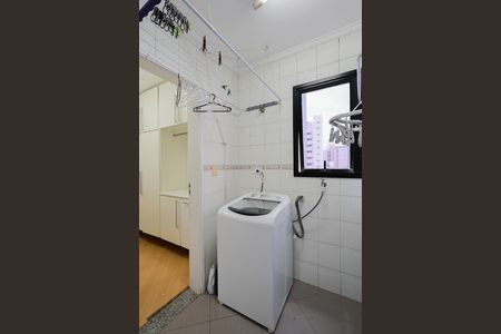 Apartamento à venda com 96m², 3 quartos e 2 vagas Apartamento à venda com 96m², 3 quartos e 2 vagasÁrea de serviço